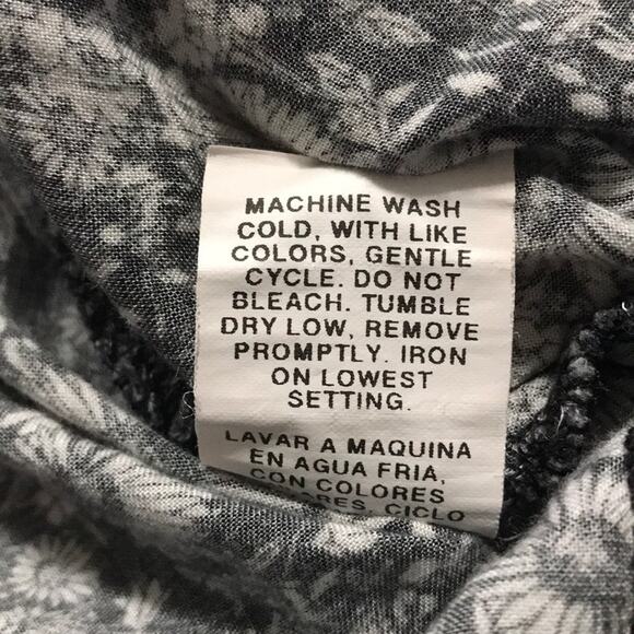 Takara Mini Skirt Black & White Floral Print Flowy Elastic Waist - Medium - Picture 6 of 7